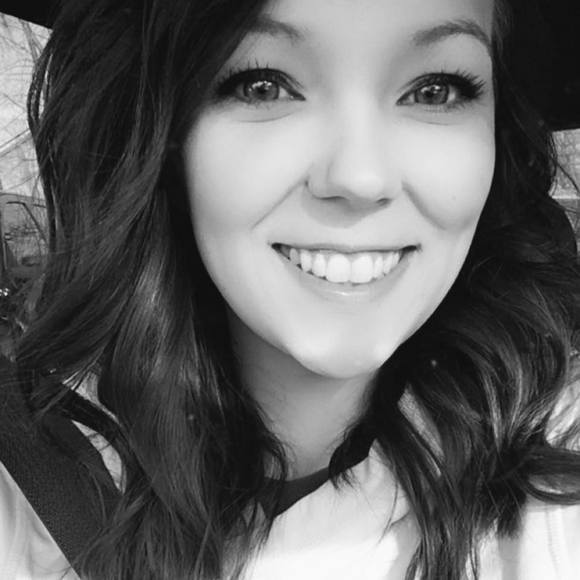 Profile Picture of Kelsey Dockler (@kelslynne13) on Poshmark