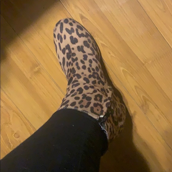 Profile Picture of Jade Holt (@jadeholt321) on Poshmark