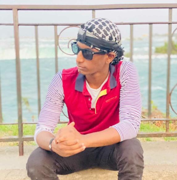 Profile Picture of Hassan Mohamed (@hm4170050) on Poshmark