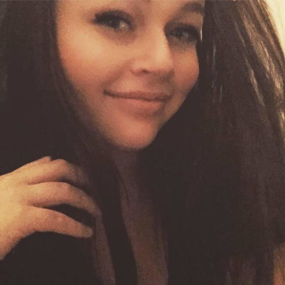 Profile Picture of Kyla Roberts (@kylaroberts646) on Poshmark