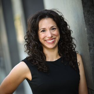 Profile Picture of Jenna E. Caputo (@jennacapbooks) on Instagram