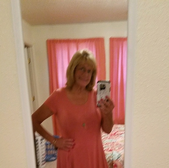 Profile Picture of Patty Douglas (@pattydouglas) on Poshmark