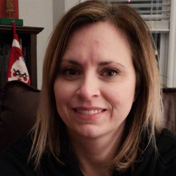 Profile Picture of Kim Carver (@kborgal) on Poshmark