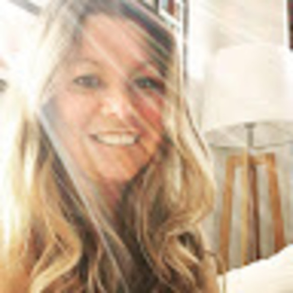 Profile Picture of Hope Perkins (@hopemaybelle) on Poshmark