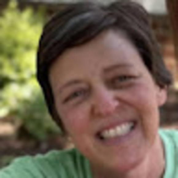 Profile Picture of Julie Chriscoe (@jbchriscoe) on Poshmark