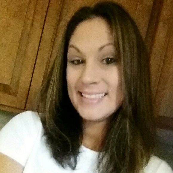 Profile Picture of Jenna Perkins (@jbean5050) on Poshmark