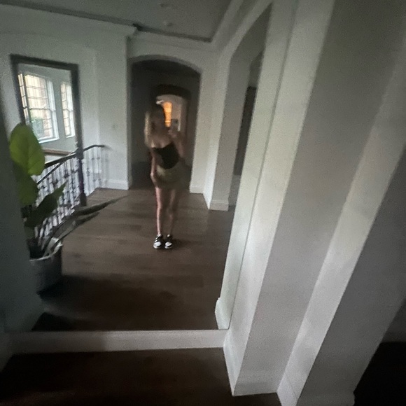 Profile Picture of Ivy Bangert (@ivybangert) on Poshmark