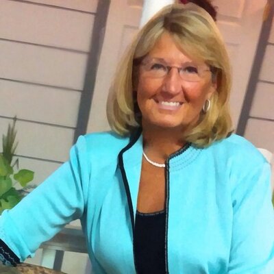 Profile Picture of Sue Stultz (@dsuestultz) on Twitter