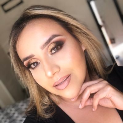 Profile Picture of Elizabeth G. Medina (@ElizabethGM87) on Twitter