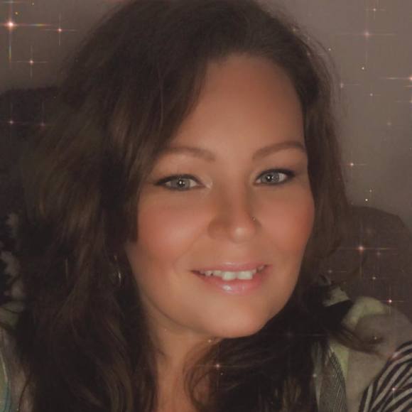Profile Picture of Kimberly Waldron (@kwaldron25) on Poshmark