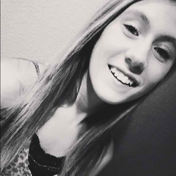 Profile Picture of Ashlyn Mackling (@ashymack19) on Poshmark