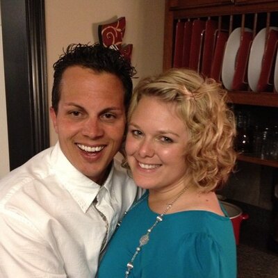 Profile Picture of Shannon & Aaron (@aehrenberg) on Twitter