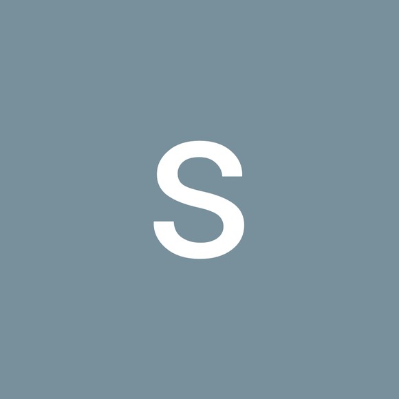 Profile Picture of Shaunna Mueggenberg (@smueggenberg) on Poshmark