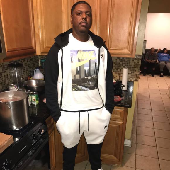 Profile Picture of Richard Ray (@richardray849) on Poshmark