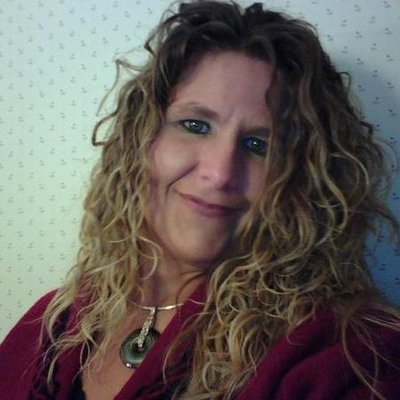 Profile Picture of Janet Toal (@moondrops71) on Twitter