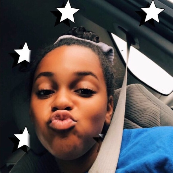 Profile Picture of Maya Woods (@maya439) on Poshmark