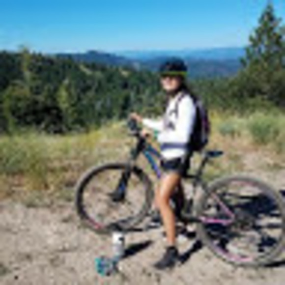 Michaela Gier - Poshmark Profile Picture of Michaela Gier (@michaelagier) on Poshmark