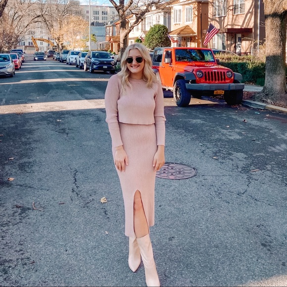 Profile Picture of Kelly Cowles (@kellycowles) on Poshmark