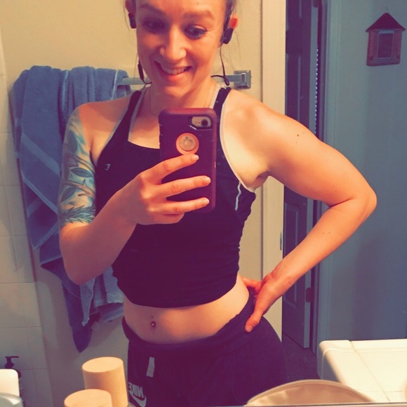 Profile Picture of Naomi Moppert (@nmoppert) on Poshmark