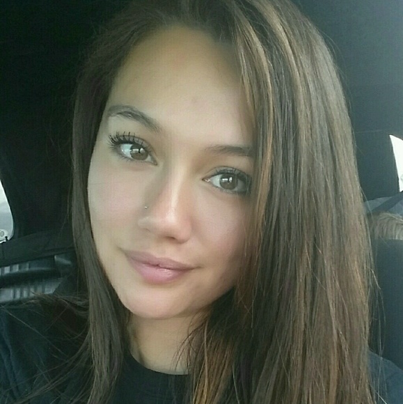 Stephanie Kochera - Poshmark Profile Picture of Stephanie Kochera (@shortizuela) on Poshmark