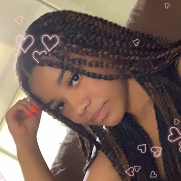 Profile Picture of Alyssa Modlin (@alyssamodlin197) on Poshmark