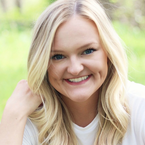 Profile Picture of Maggie Nunley (@magnunley) on Poshmark