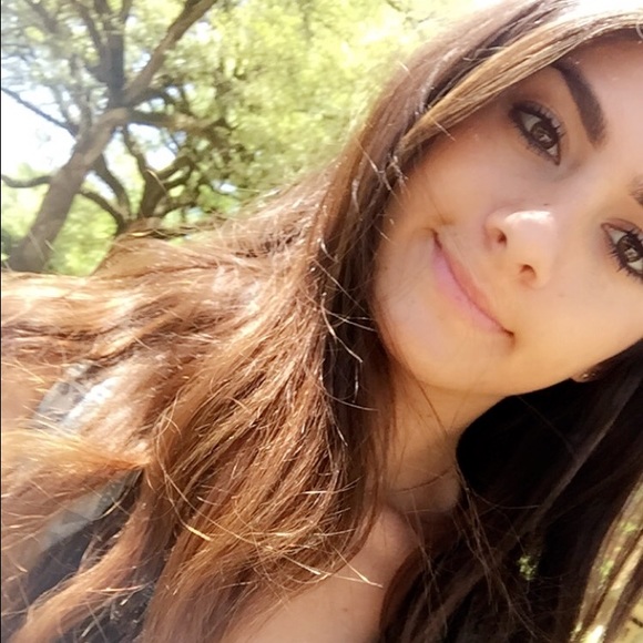 Profile Picture of Chelsea Grisafi (@chelssssg) on Poshmark