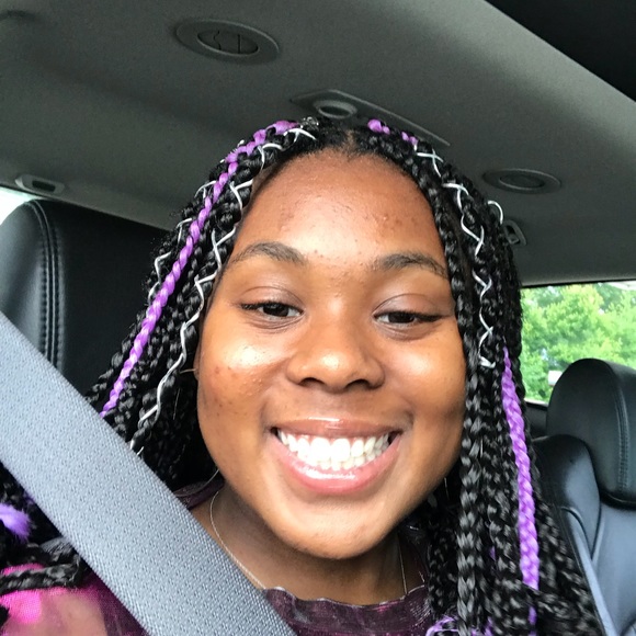 Profile Picture of Tia Gray (@lul_minnie) on Poshmark