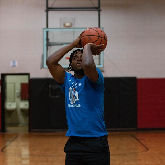 Eugene Leonard iii - Poshmark Profile Picture of Eugene Leonard iii (@eugene122423) on Poshmark