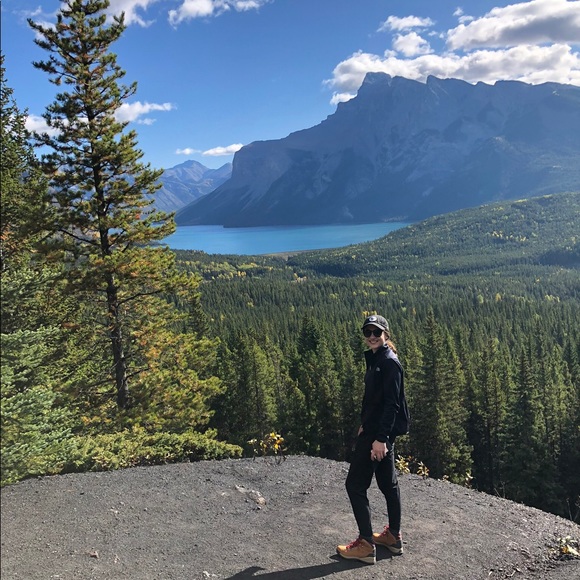 Profile Picture of Virginia Schwake (@gschwake) on Poshmark