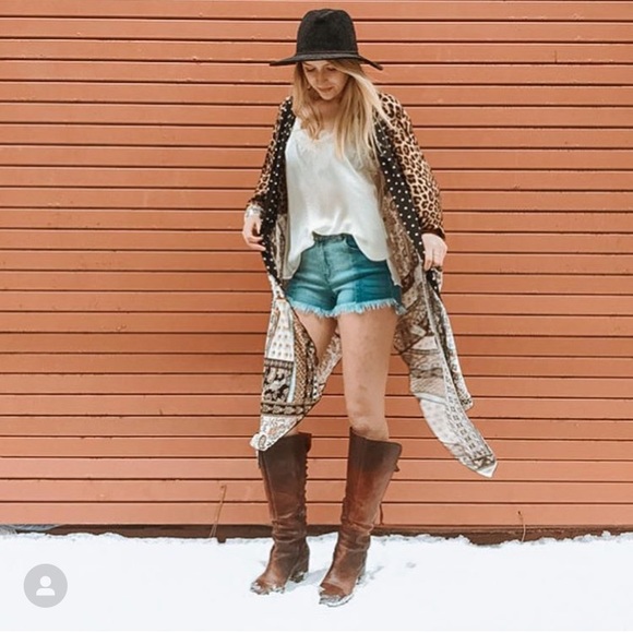Profile Picture of Jenna Swenson (@jenswens) on Poshmark