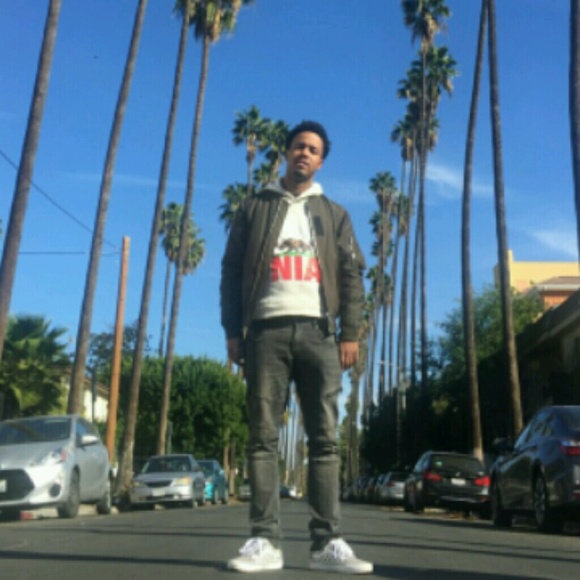 Profile Picture of Jean Foster (@frostyjean90) on Poshmark