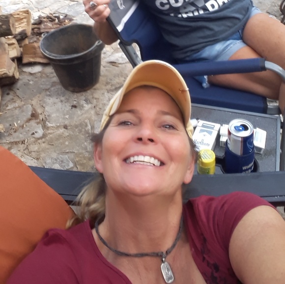 Profile Picture of Debbie Dolan (@debbie_dolan) on Poshmark