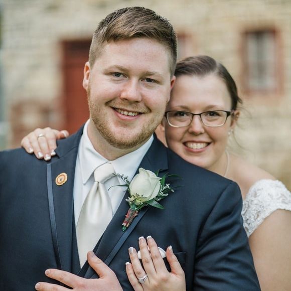 Profile Picture of Desirae Craigle (@desilouwho9) on Poshmark