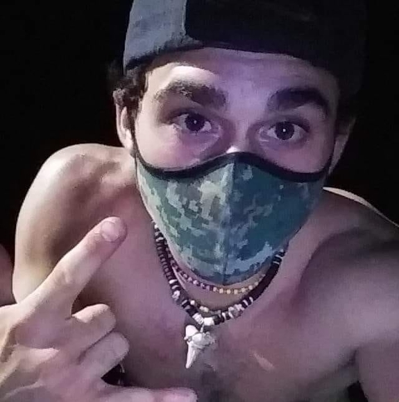 Profile Picture of Andrew Hewett (@andrewhewett) on Poshmark