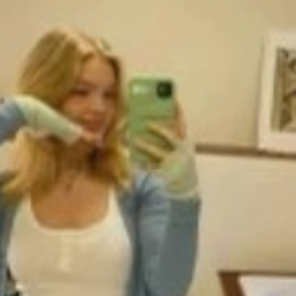 Profile Picture of Sheba Thomas (@sheba4dg390) on Poshmark