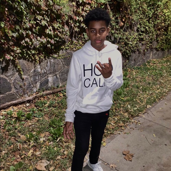 Profile Picture of Michael Marte (@mikeysellshoes) on Poshmark
