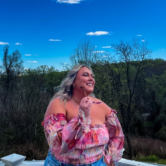 Profile Picture of Alexis Auvil (@aauvil) on Poshmark