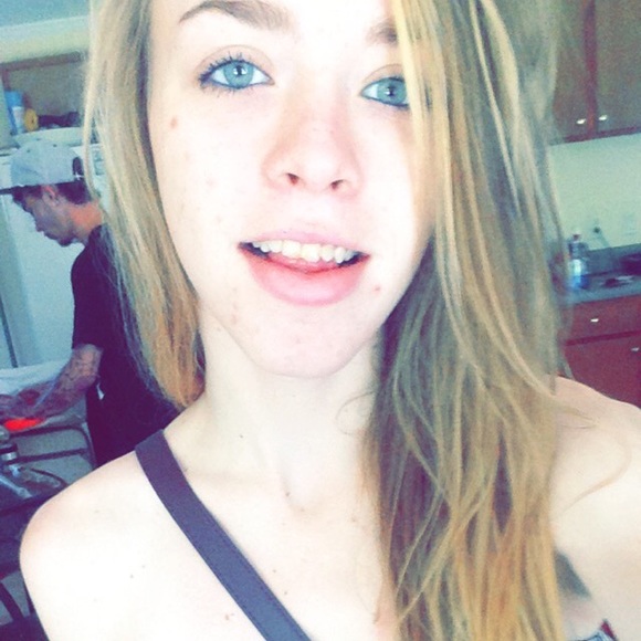 Profile Picture of Whitney Lowell (@whitneybrooke13) on Poshmark