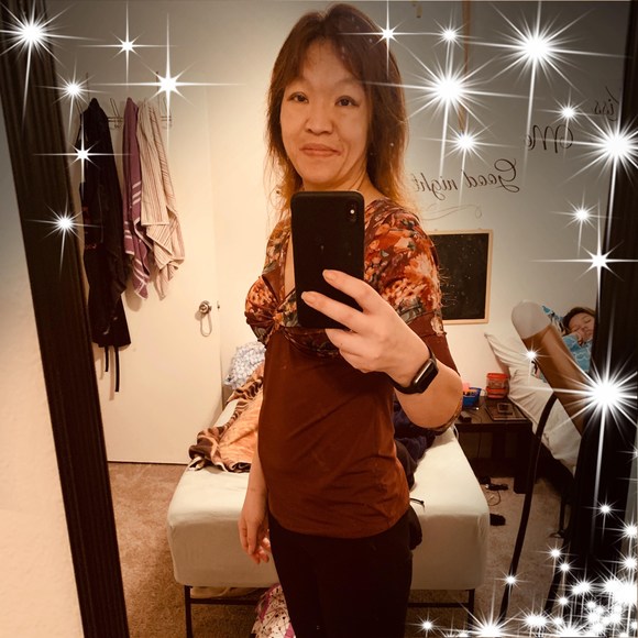 Profile Picture of Candace Nguyen (@candie724) on Poshmark