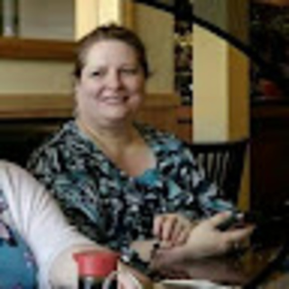 Profile Picture of Marilyn Whitbeck (@marilynwhitbeck) on Poshmark