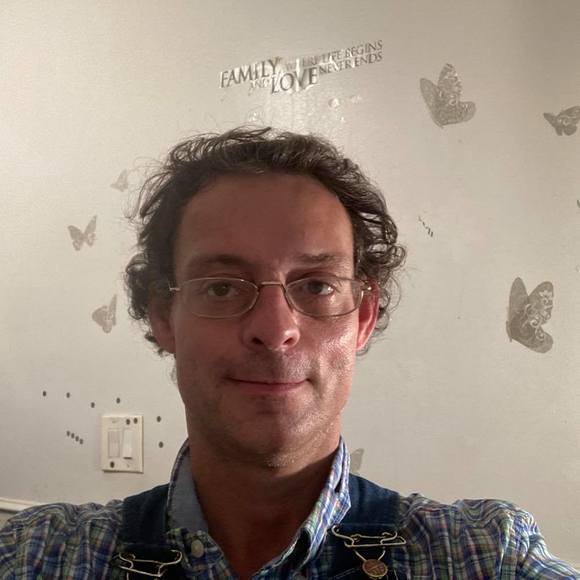 Profile Picture of Bradley Cook (@bradleycook854) on Poshmark