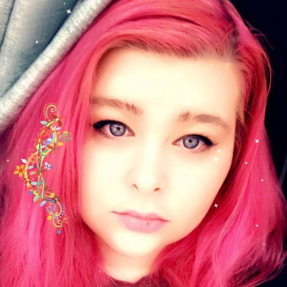 Profile Picture of Skyannah Rayne (@skyannah98) on Poshmark