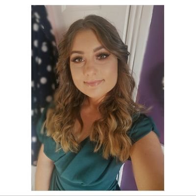Profile Picture of Sophie Dobbs  🌸 💭 (@Soph9710) on Twitter