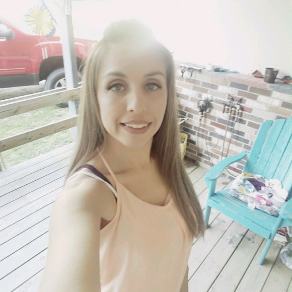 Profile Picture of Kim Fleming (@kflemingx3) on Poshmark