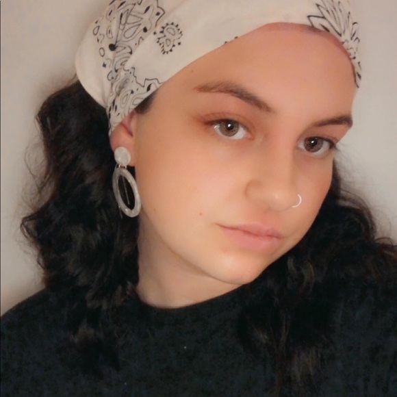 Profile Picture of Paige Parris (@paige_parris) on Poshmark