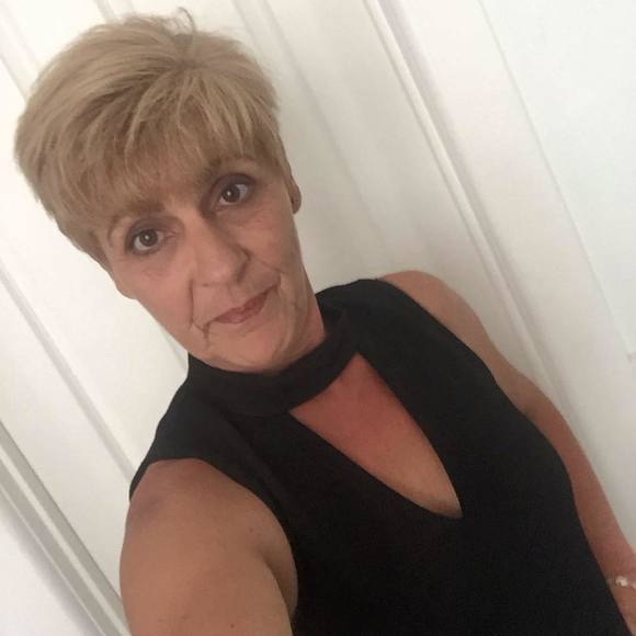 Profile Picture of Tina Giannopoulos (@t_giannopoulos) on Poshmark