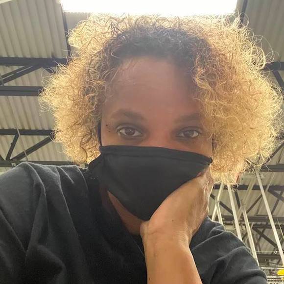 Profile Picture of Quantina Mccloud-williams (@quantinam) on Poshmark