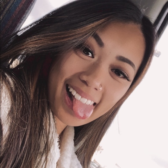 Profile Picture of Gracie Odmark (@gracieodmarkkk) on Poshmark