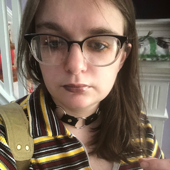 Profile Picture of Lake Huggler (@uptheshambles) on Poshmark